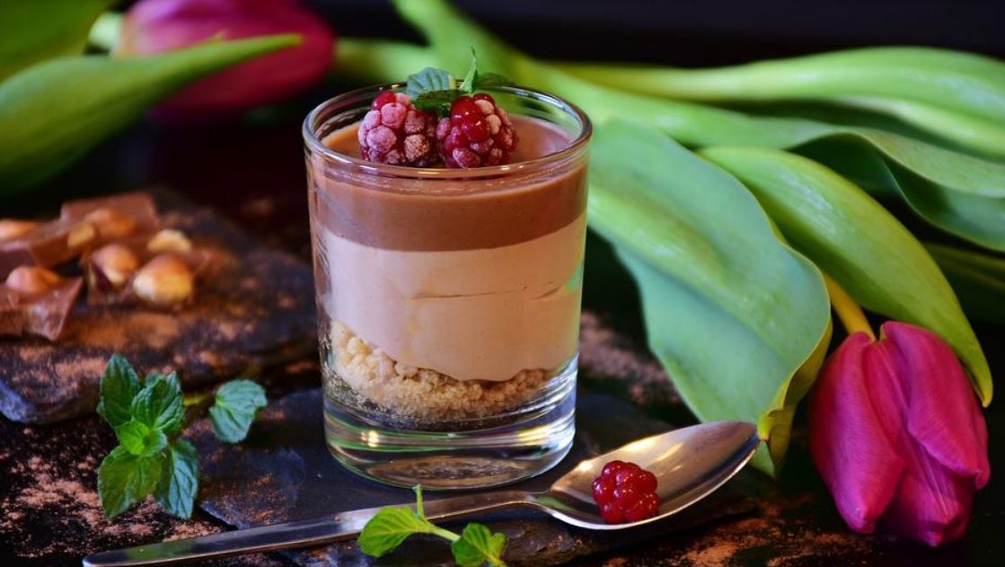 Notre rapport à la nourriture : avec quel gâteau  “nourrissez-vous” votre psychique ?